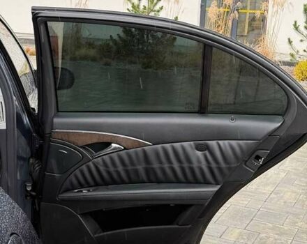 Синій Мерседес Е-Клас, об'ємом двигуна 3.2 л та пробігом 306 тис. км за 11000 $, фото 22 на Automoto.ua