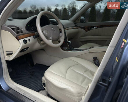 Синій Мерседес Е-Клас, об'ємом двигуна 3.22 л та пробігом 382 тис. км за 5990 $, фото 28 на Automoto.ua