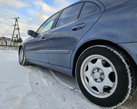 Синий Мерседес Е-Класс, объемом двигателя 2.7 л и пробегом 400 тыс. км за 2800 $, фото 5 на Automoto.ua