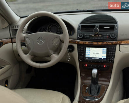 Синій Мерседес Е-Клас, об'ємом двигуна 3.22 л та пробігом 382 тис. км за 5990 $, фото 42 на Automoto.ua