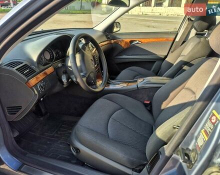 Синий Мерседес Е-Класс, объемом двигателя 1.8 л и пробегом 312 тыс. км за 8200 $, фото 13 на Automoto.ua