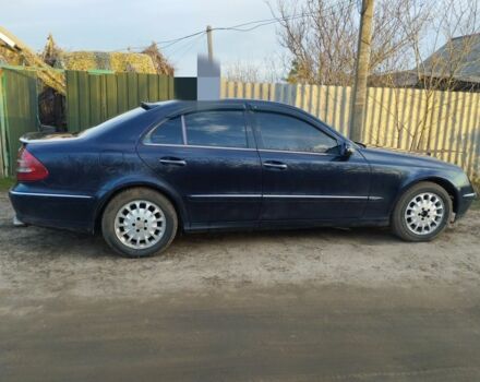 Синий Мерседес Е-Класс, объемом двигателя 2.7 л и пробегом 390 тыс. км за 4350 $, фото 2 на Automoto.ua