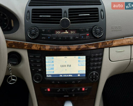 Синій Мерседес Е-Клас, об'ємом двигуна 3.22 л та пробігом 382 тис. км за 5990 $, фото 41 на Automoto.ua