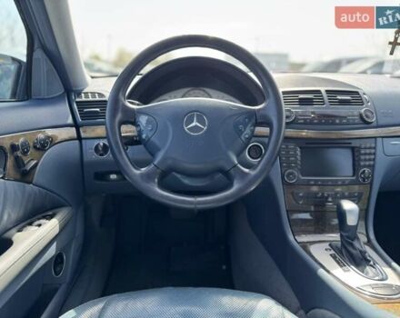 Мерседес Е-Клас 2005 у Львові на Automoto.ua Синій Мерседес Е-Клас, об'ємом двигуна 3.5 л та пробігом 318 тис. км за 8000 $, фото 21 на Automoto.ua