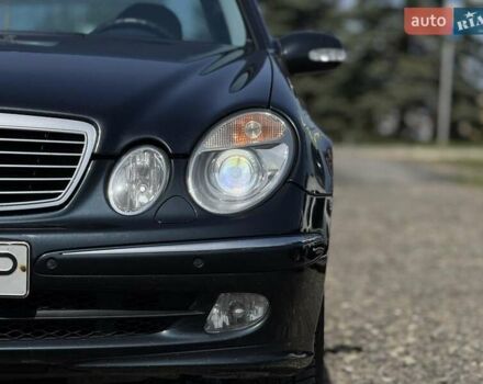 Мерседес Е-Клас 2005 у Львові на Automoto.ua Синій Мерседес Е-Клас, об'ємом двигуна 3.5 л та пробігом 318 тис. км за 8000 $, фото 3 на Automoto.ua