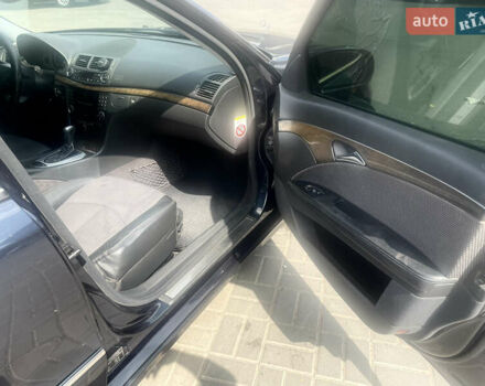 Синий Мерседес Е-Класс, объемом двигателя 1.8 л и пробегом 272 тыс. км за 6999 $, фото 10 на Automoto.ua