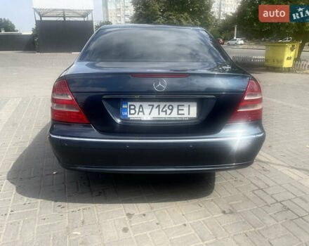 Синий Мерседес Е-Класс, объемом двигателя 1.8 л и пробегом 272 тыс. км за 6999 $, фото 3 на Automoto.ua