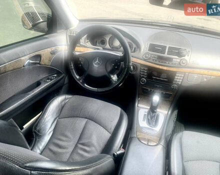 Синий Мерседес Е-Класс, объемом двигателя 1.8 л и пробегом 272 тыс. км за 6999 $, фото 15 на Automoto.ua