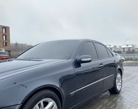 Синій Мерседес Е-Клас, об'ємом двигуна 3.2 л та пробігом 340 тис. км за 3999 $, фото 4 на Automoto.ua