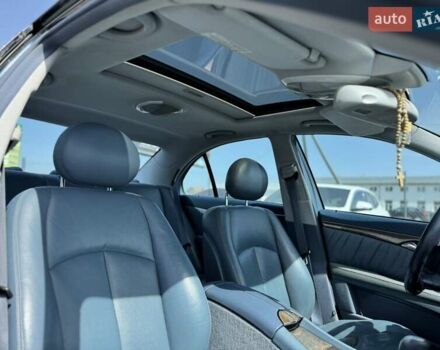 Мерседес Е-Клас 2005 у Львові на Automoto.ua Синій Мерседес Е-Клас, об'ємом двигуна 3.5 л та пробігом 318 тис. км за 8000 $, фото 25 на Automoto.ua