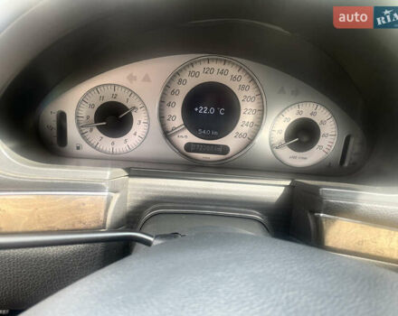 Синий Мерседес Е-Класс, объемом двигателя 1.8 л и пробегом 272 тыс. км за 6999 $, фото 19 на Automoto.ua