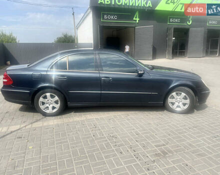 Синий Мерседес Е-Класс, объемом двигателя 1.8 л и пробегом 272 тыс. км за 6999 $, фото 1 на Automoto.ua