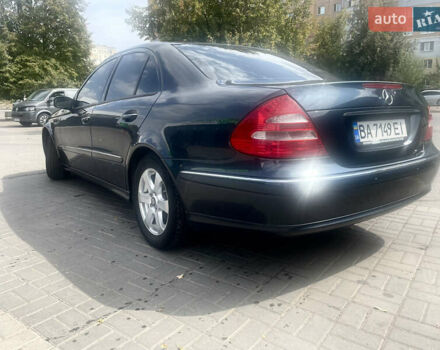 Синий Мерседес Е-Класс, объемом двигателя 1.8 л и пробегом 272 тыс. км за 6999 $, фото 4 на Automoto.ua