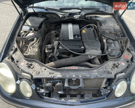 Синий Мерседес Е-Класс, объемом двигателя 1.8 л и пробегом 272 тыс. км за 6999 $, фото 20 на Automoto.ua