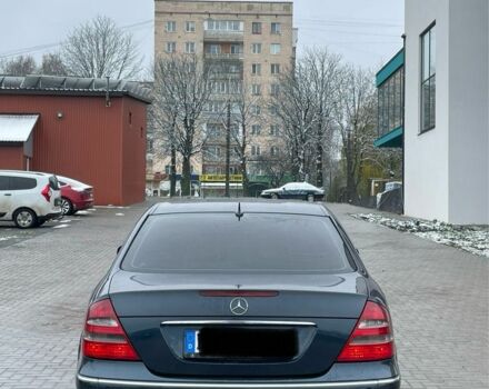 Синій Мерседес Е-Клас, об'ємом двигуна 3.2 л та пробігом 340 тис. км за 3999 $, фото 3 на Automoto.ua