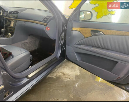 Синий Мерседес Е-Класс, объемом двигателя 2.99 л и пробегом 360 тыс. км за 8000 $, фото 1 на Automoto.ua