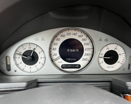 Синий Мерседес Е-Класс, объемом двигателя 3.2 л и пробегом 329 тыс. км за 4639 $, фото 9 на Automoto.ua