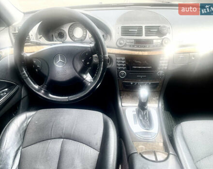 Синий Мерседес Е-Класс, объемом двигателя 1.8 л и пробегом 272 тыс. км за 6999 $, фото 17 на Automoto.ua