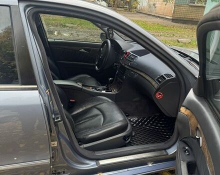 Синій Мерседес Е-Клас, об'ємом двигуна 3.2 л та пробігом 300 тис. км за 4800 $, фото 5 на Automoto.ua