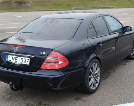 Синий Мерседес Е-Класс, объемом двигателя 0 л и пробегом 219 тыс. км за 2600 $, фото 3 на Automoto.ua