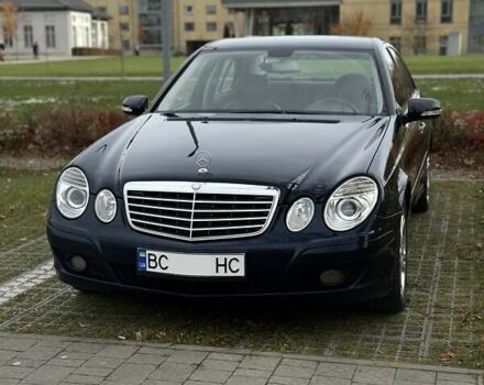 Синий Мерседес Е-Класс, объемом двигателя 2.15 л и пробегом 375 тыс. км за 10200 $, фото 3 на Automoto.ua