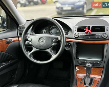 Синий Мерседес Е-Класс, объемом двигателя 2.15 л и пробегом 375 тыс. км за 10200 $, фото 19 на Automoto.ua