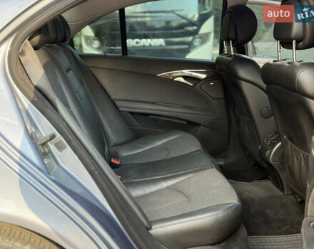 Синій Мерседес Е-Клас, об'ємом двигуна 1.8 л та пробігом 203 тис. км за 8750 $, фото 25 на Automoto.ua