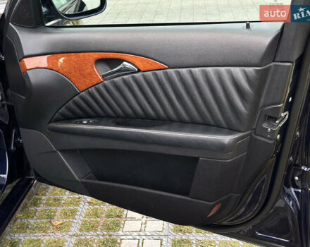 Синий Мерседес Е-Класс, объемом двигателя 2.15 л и пробегом 375 тыс. км за 10200 $, фото 16 на Automoto.ua