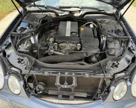 Синий Мерседес Е-Класс, объемом двигателя 1.8 л и пробегом 176 тыс. км за 7500 $, фото 7 на Automoto.ua