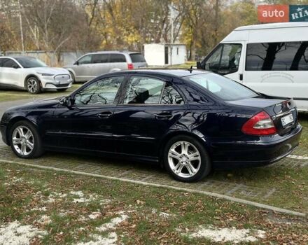 Синий Мерседес Е-Класс, объемом двигателя 2.15 л и пробегом 375 тыс. км за 10200 $, фото 4 на Automoto.ua