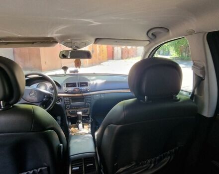 Синий Мерседес Е-Класс, объемом двигателя 3 л и пробегом 15 тыс. км за 8000 $, фото 7 на Automoto.ua