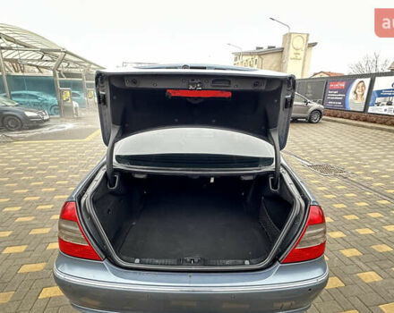 Синий Мерседес Е-Класс, объемом двигателя 2.15 л и пробегом 322 тыс. км за 8350 $, фото 4 на Automoto.ua