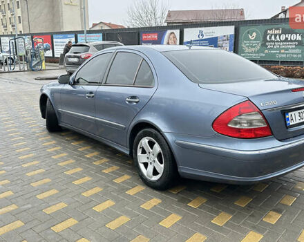 Синий Мерседес Е-Класс, объемом двигателя 2.15 л и пробегом 322 тыс. км за 8350 $, фото 1 на Automoto.ua