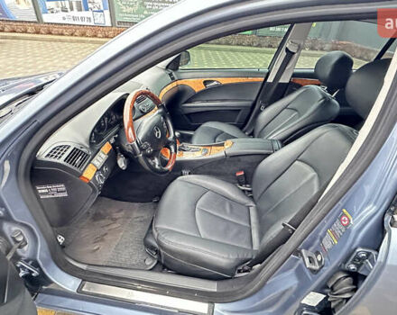 Синий Мерседес Е-Класс, объемом двигателя 2.15 л и пробегом 322 тыс. км за 8350 $, фото 11 на Automoto.ua