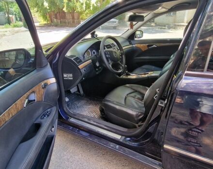 Синий Мерседес Е-Класс, объемом двигателя 3 л и пробегом 15 тыс. км за 8000 $, фото 6 на Automoto.ua