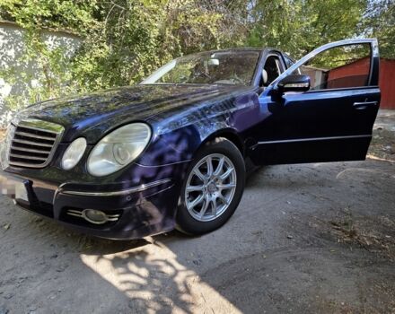 Синий Мерседес Е-Класс, объемом двигателя 3 л и пробегом 15 тыс. км за 8000 $, фото 2 на Automoto.ua