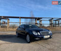 Синий Мерседес Е-Класс, объемом двигателя 2.2 л и пробегом 300 тыс. км за 9000 $, фото 1 на Automoto.ua