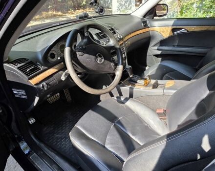 Синий Мерседес Е-Класс, объемом двигателя 3 л и пробегом 15 тыс. км за 8000 $, фото 11 на Automoto.ua