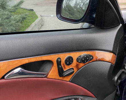 Синий Мерседес Е-Класс, объемом двигателя 2.99 л и пробегом 268 тыс. км за 9800 $, фото 7 на Automoto.ua