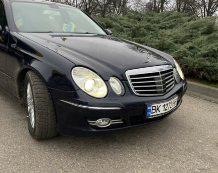 Синий Мерседес Е-Класс, объемом двигателя 2.99 л и пробегом 268 тыс. км за 9800 $, фото 1 на Automoto.ua