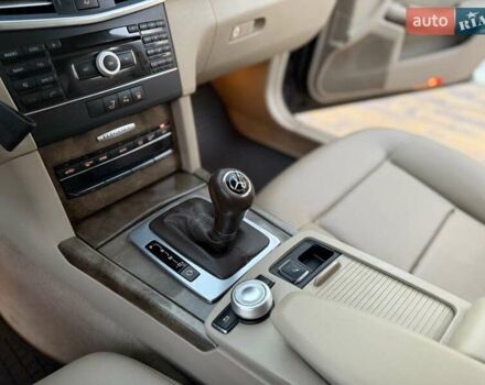 Синій Мерседес Е-Клас, об'ємом двигуна 2.2 л та пробігом 324 тис. км за 8000 $, фото 36 на Automoto.ua
