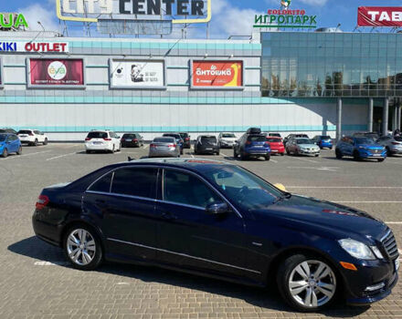 Синий Мерседес Е-Класс, объемом двигателя 2.99 л и пробегом 529 тыс. км за 10999 $, фото 4 на Automoto.ua