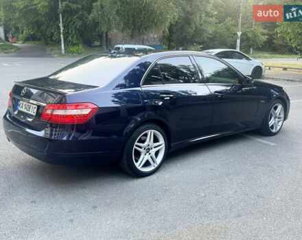 Синий Мерседес Е-Класс, объемом двигателя 1.8 л и пробегом 367 тыс. км за 8800 $, фото 18 на Automoto.ua