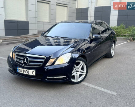 Синий Мерседес Е-Класс, объемом двигателя 1.8 л и пробегом 367 тыс. км за 8800 $, фото 2 на Automoto.ua