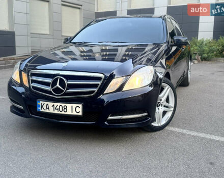 Синий Мерседес Е-Класс, объемом двигателя 1.8 л и пробегом 367 тыс. км за 8800 $, фото 1 на Automoto.ua