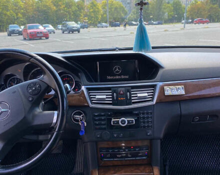 Синий Мерседес Е-Класс, объемом двигателя 2.99 л и пробегом 529 тыс. км за 10999 $, фото 1 на Automoto.ua