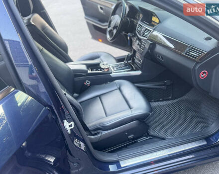 Синий Мерседес Е-Класс, объемом двигателя 1.8 л и пробегом 367 тыс. км за 8800 $, фото 23 на Automoto.ua