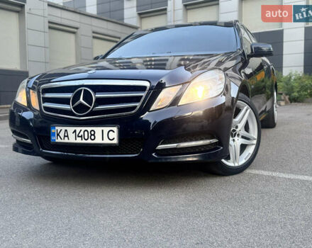 Синий Мерседес Е-Класс, объемом двигателя 1.8 л и пробегом 367 тыс. км за 8800 $, фото 3 на Automoto.ua