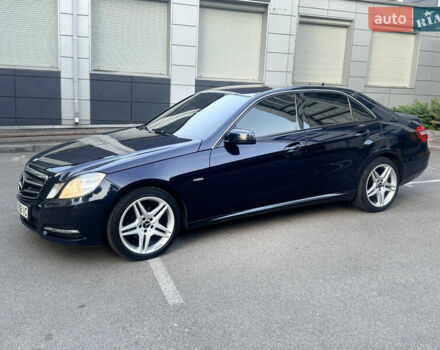 Синий Мерседес Е-Класс, объемом двигателя 1.8 л и пробегом 367 тыс. км за 8800 $, фото 14 на Automoto.ua