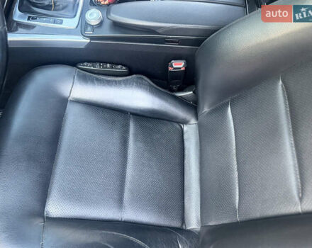 Синий Мерседес Е-Класс, объемом двигателя 1.8 л и пробегом 367 тыс. км за 8800 $, фото 30 на Automoto.ua